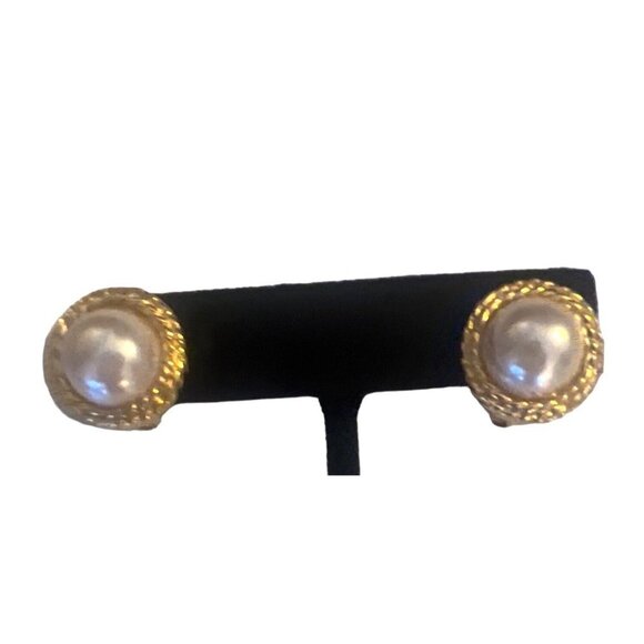Vintage Faux Pearl Clip-on Earrings Gold Tone Good Condition Classic - Picture 4 of 7